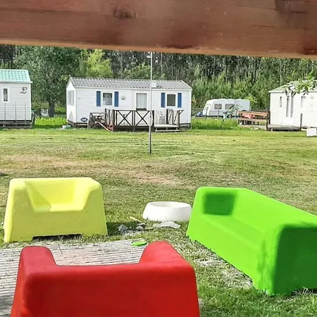 펜션 Charming In Pataias, 18 M² With Shared Pool. 파타이아스