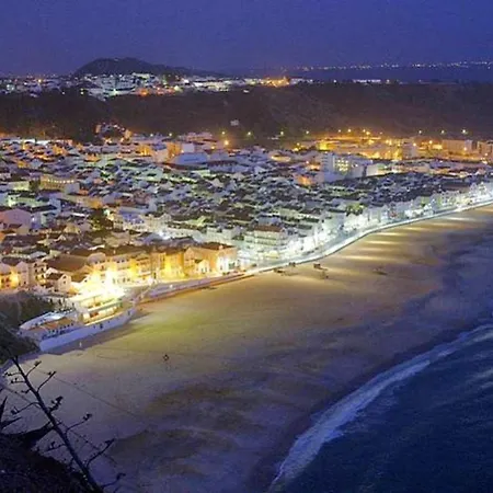 Charming In Pataias, 18 M² With Shared Pool. Dom wakacyjny *