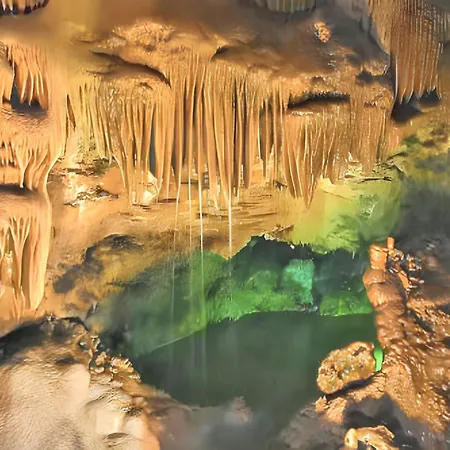 Prázdninový dům Charming In Pataias, 18 M² With Shared Pool.