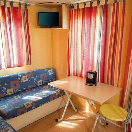 Charming In Pataias, 18 M² With Shared Pool. Casa de Férias *