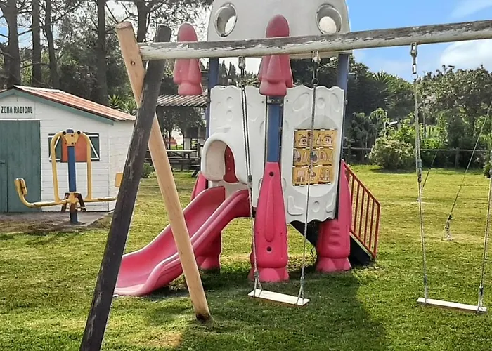 Hébergement de vacances Charming In Pataias, 18 M² With Shared Pool.